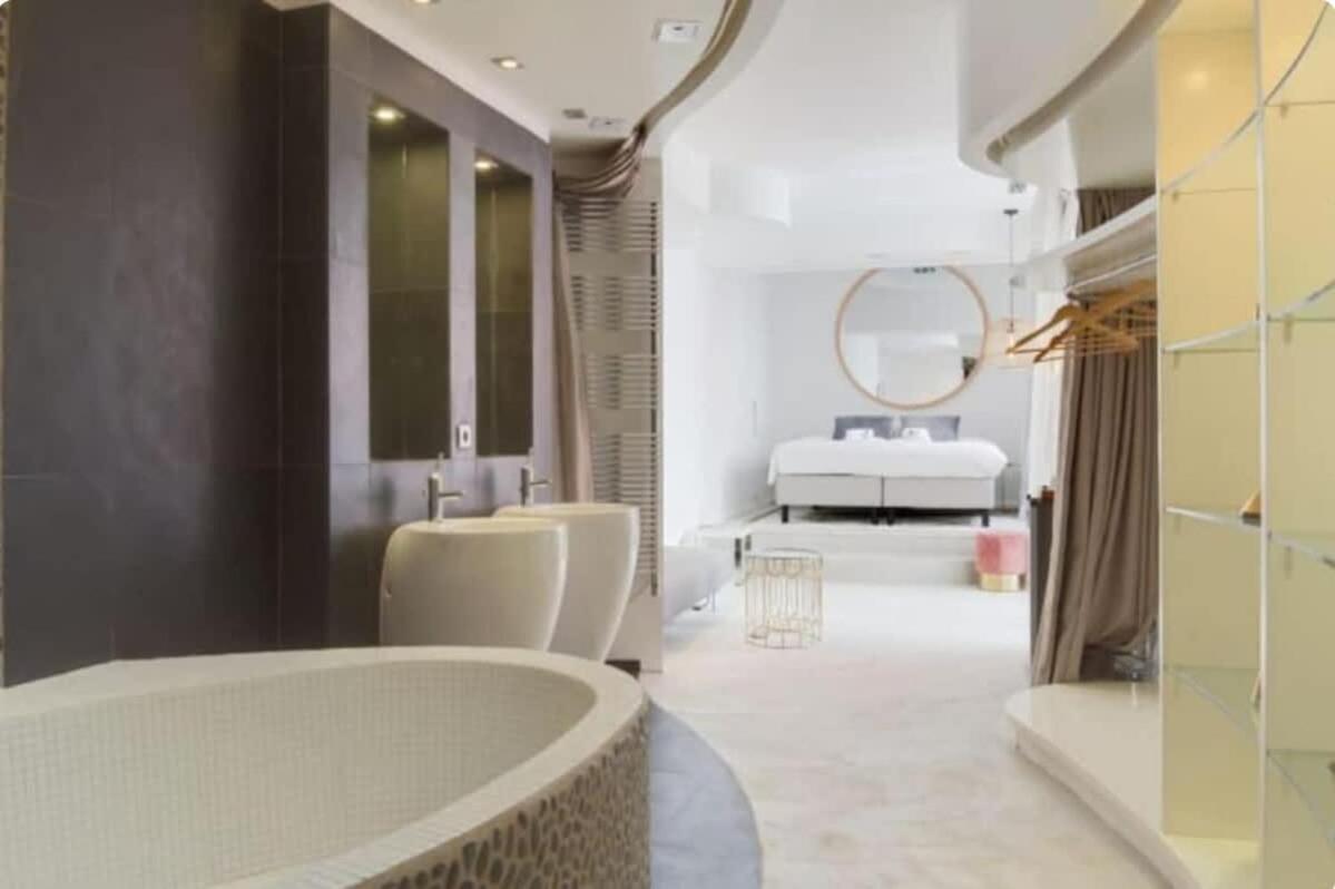 Magnifique Parisien - Marais Mini-hôtel